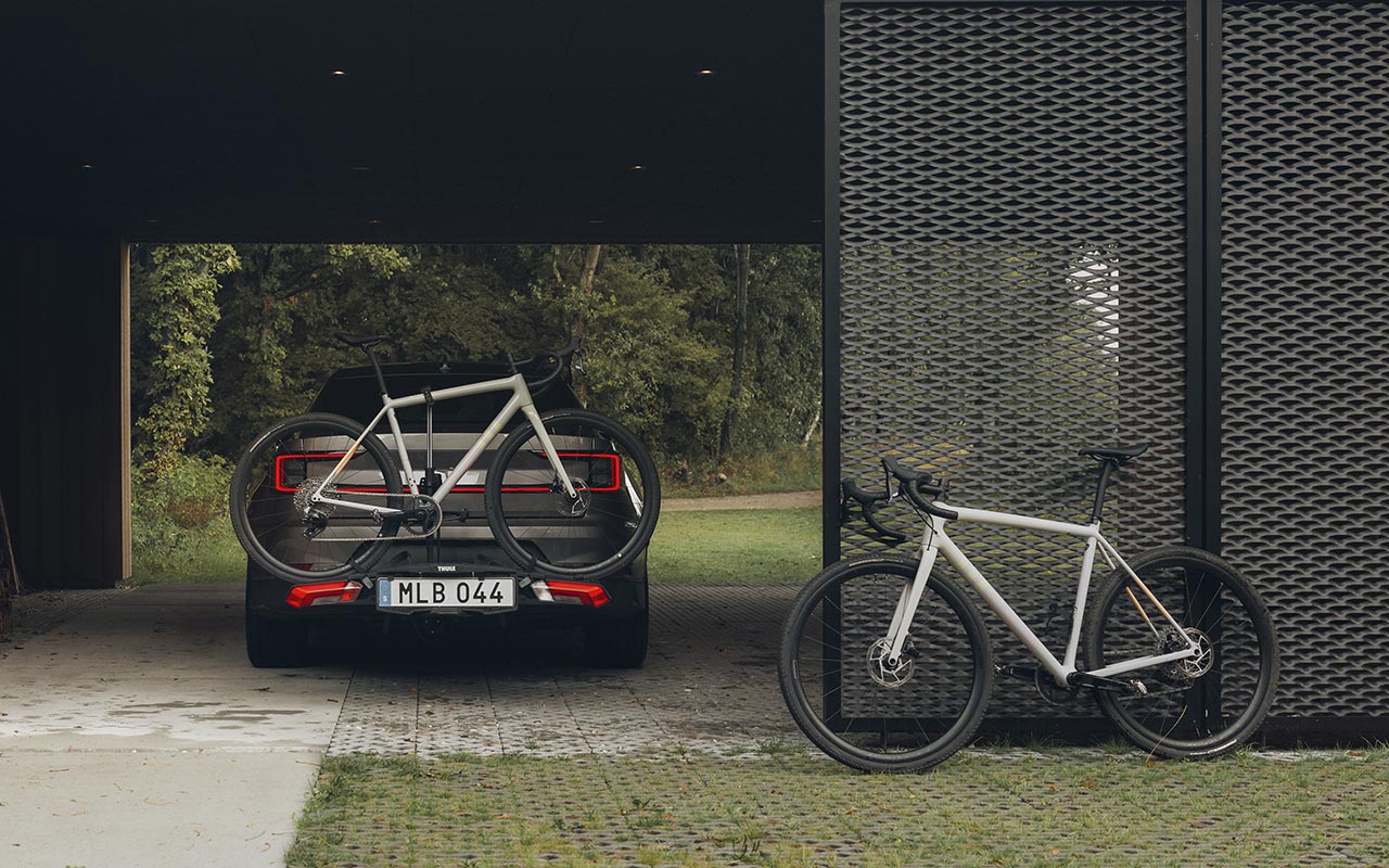 Thule Epos, un nouveau porte-vélos d'attelage innovant pour tous types de  vélos - Van Life Magazine