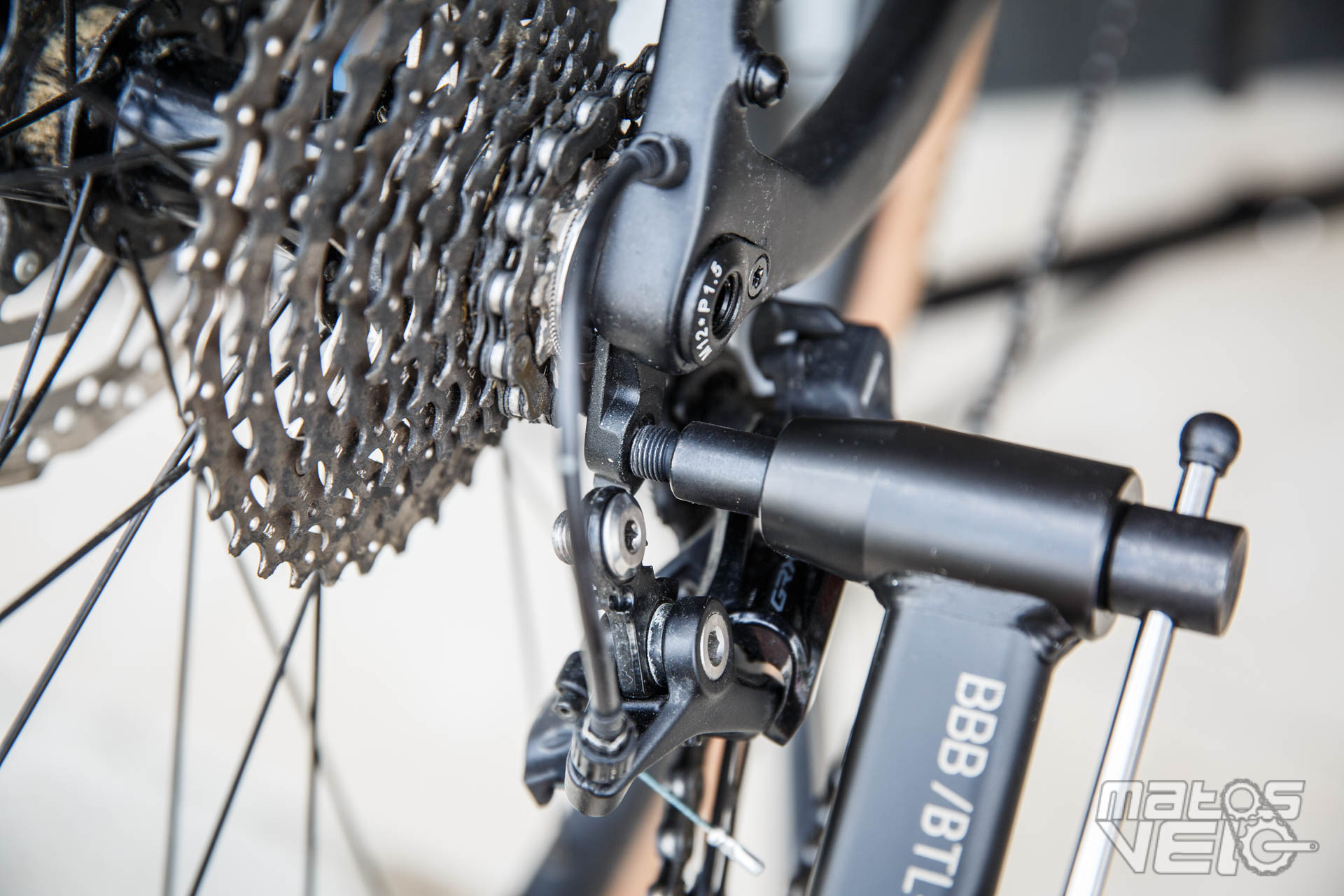 Labymos SWTXO Jauge d'alignement de crochet de dérailleur de vélo en  alliage d'aluminium réglable à 360 ° Outil de calibrage de crochet de queue  de